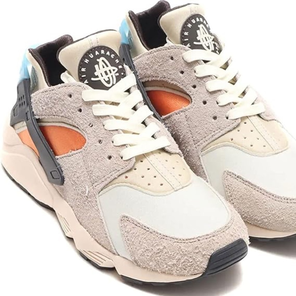 NIKE Air Huarache Swoosh women’s Sz 8.5 lace up sneakers